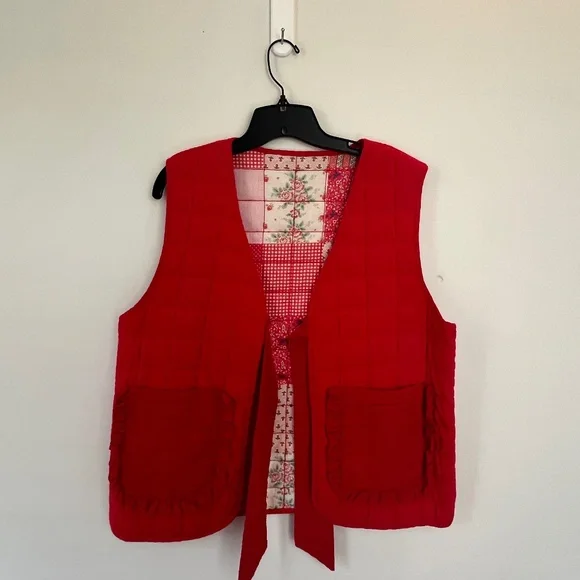 Red reversible Quilted vest UK size 16 (US 12) - Picture 1 of 4